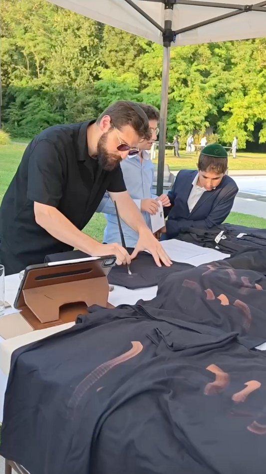 Calligraphie sur T-shirt ou casquette pour événements divers